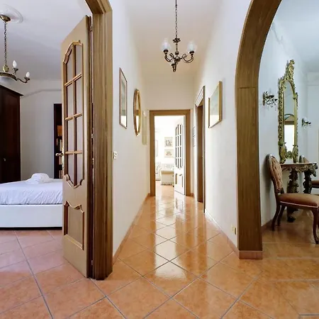 Etruria Apartment *